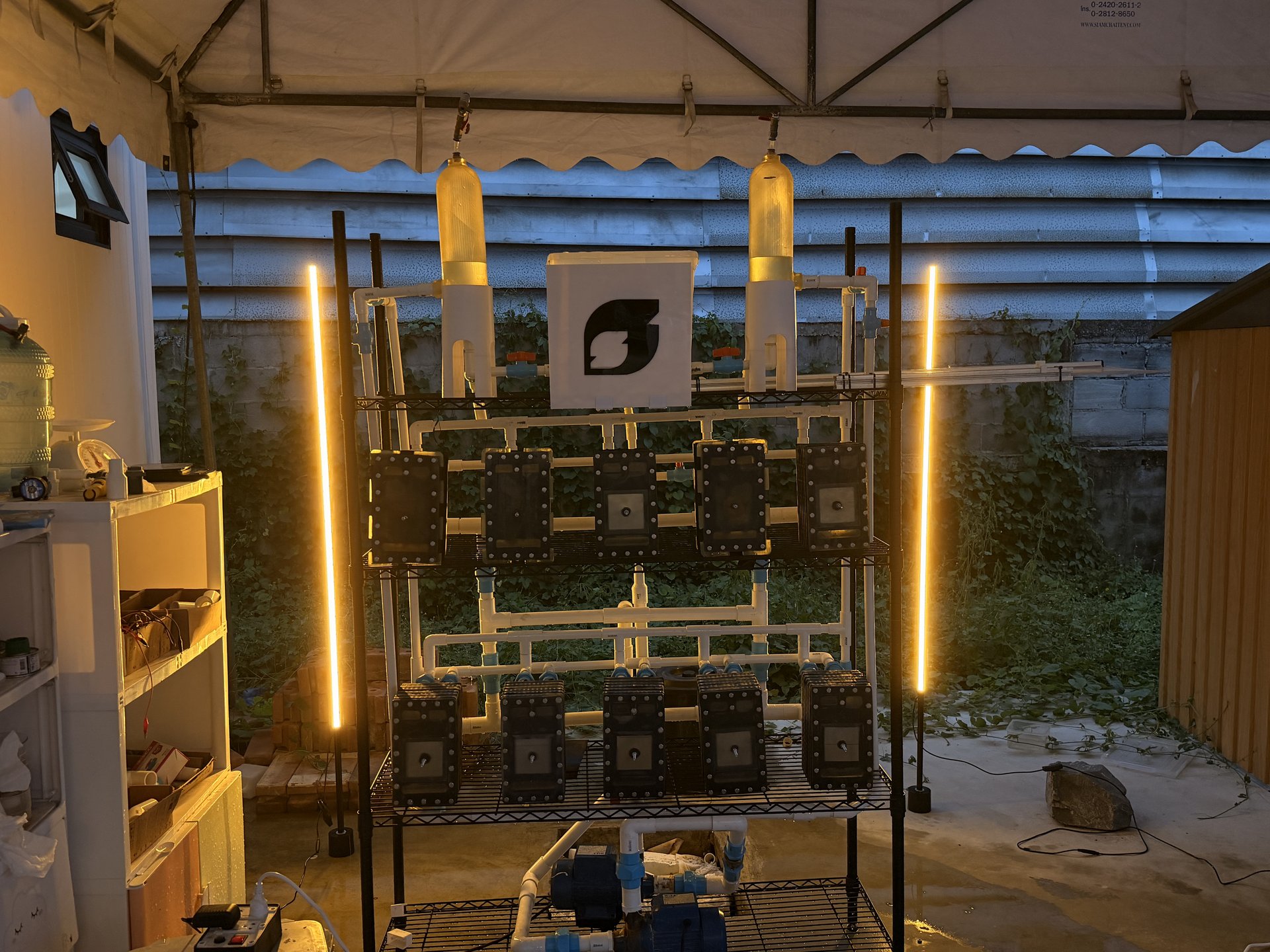 Membraneless Electrolyzer — Full System Rack